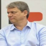 Tarcísio sanciona lei que obriga execução do hino nacional nas escolas de SP